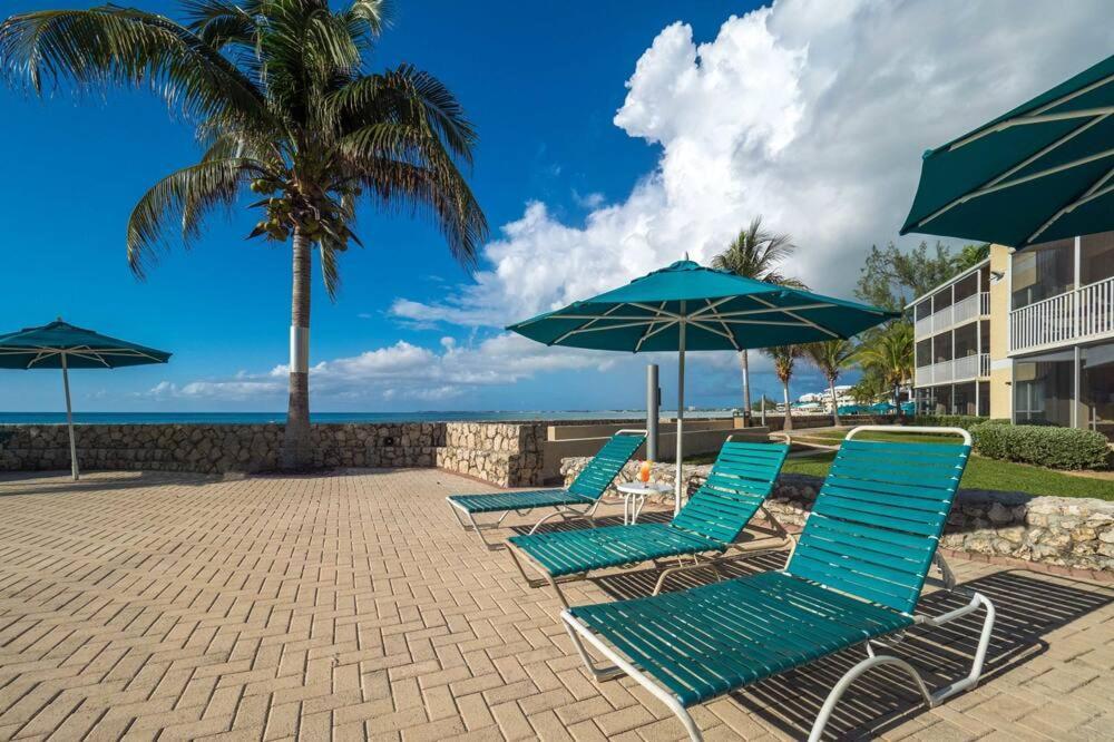 Beach Living At Plantation Village Blgs George Town Exterior foto